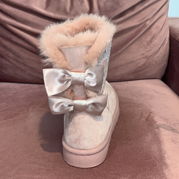 RHINESTONE 2 BOW PINK FUR BOOTS - Picture 9 of 11
